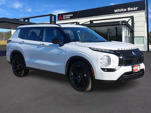 Used 2025 Mitsubishi Outlander SEL Black Edition image 1