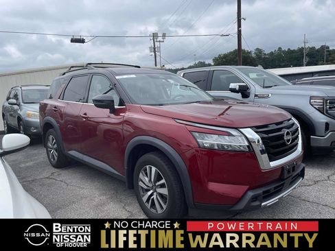 Used 2023 Nissan Pathfinder SL AWD/4WD image 1