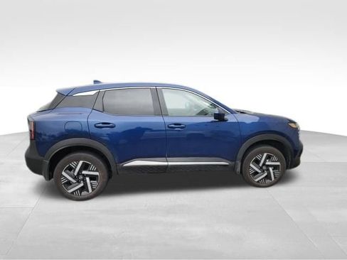 Used 2025 Nissan Kicks SV FWD image 6
