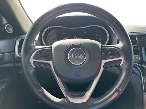 Used 2020 Jeep Grand Cherokee Altitude AWD/4WD image 17