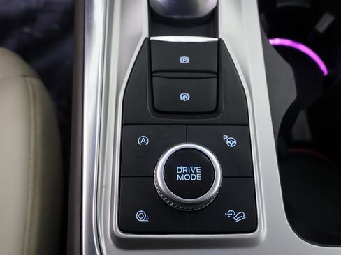 Used 2021 Ford Explorer Platinum w/ Equipment Group 601A image 3