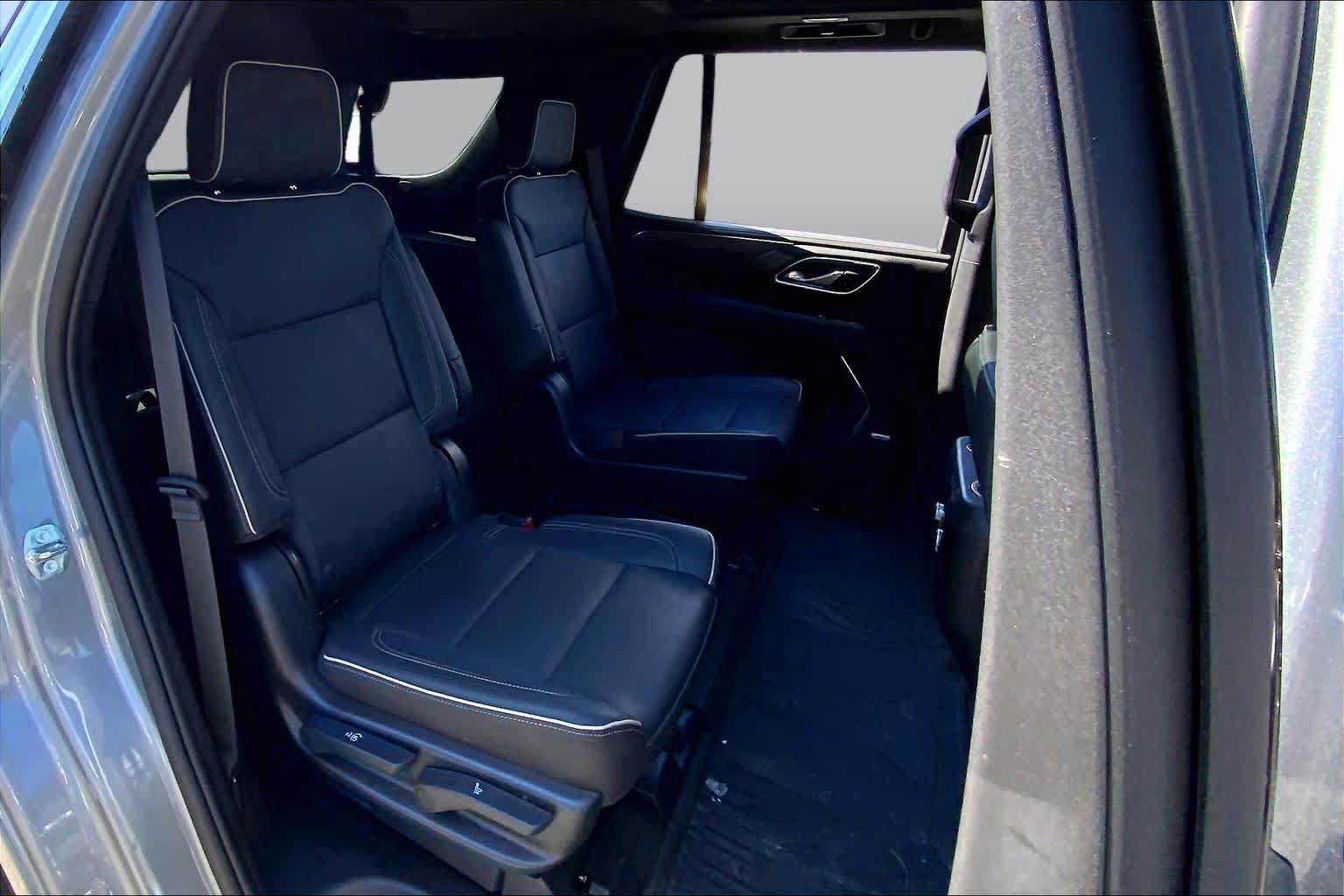 Used 2023 GMC Yukon SLT AWD/4WD image 20