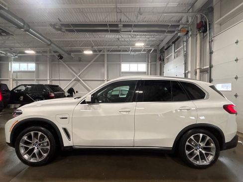Used 2023 BMW X5 xDrive45e w/ Climate Comfort Package image 3