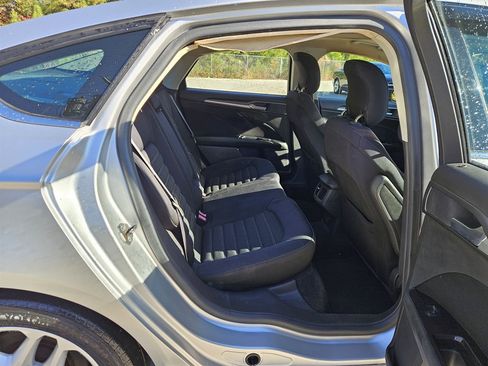 Used 2013 Ford Fusion SE image 9