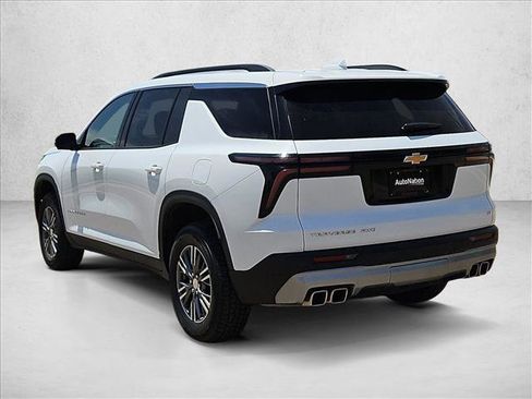 Used 2024 Chevrolet Traverse LT AWD/4WD image 8
