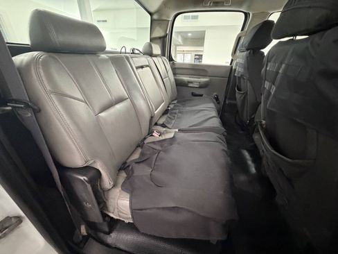 Used 2011 Chevrolet Silverado 1500 W/T RWD image 16