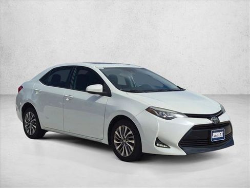 Used 2017 Toyota Corolla XLE FWD image 3