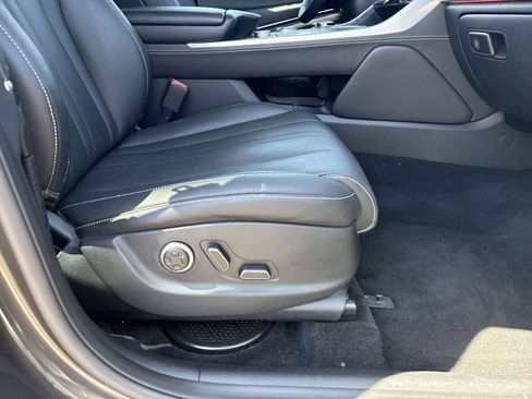 Used 2024 Genesis GV80 2.5T AWD/4WD image 12