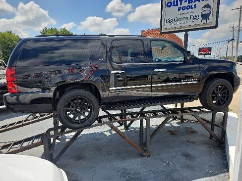 Used 2012 Chevrolet Suburban LTZ AWD/4WD image 4