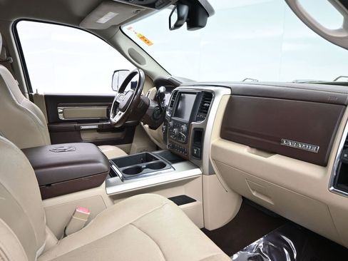 Used 2013 RAM 2500 Laramie w/ Convenience Group image 10