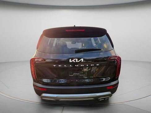 Used 2022 Kia Telluride S FWD image 6