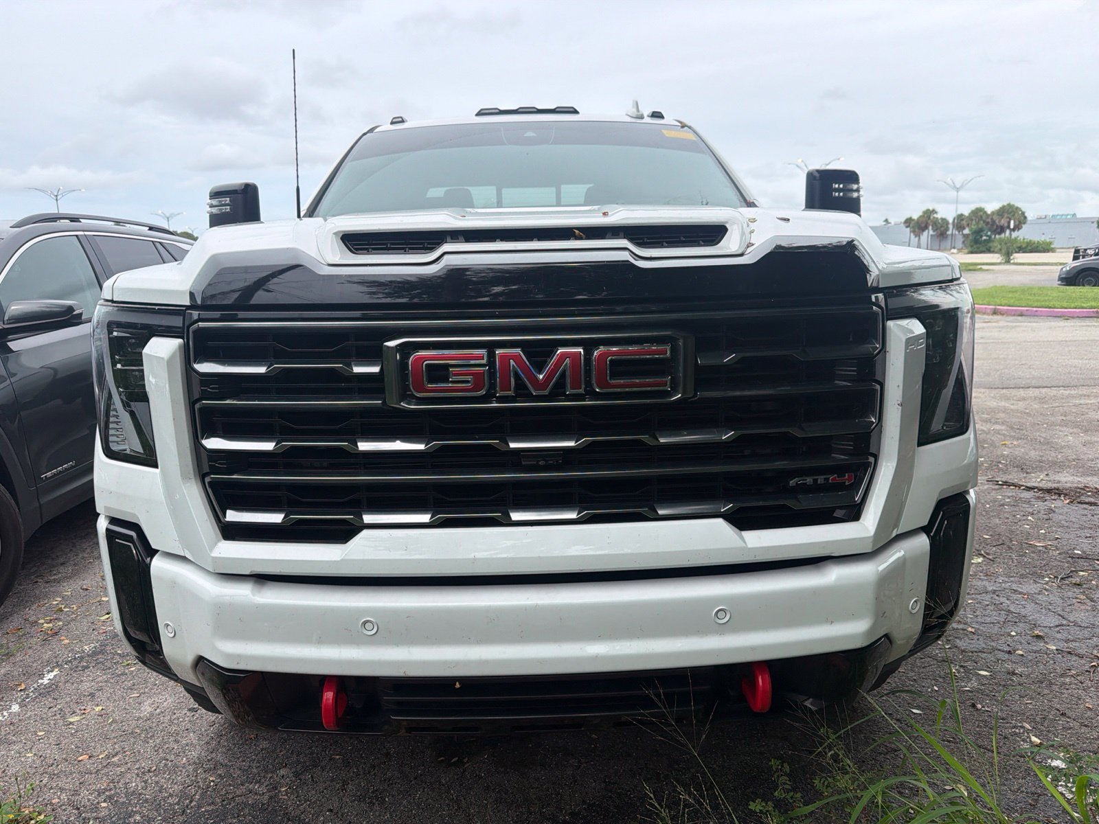 Used 2025 GMC Sierra 3500 AT4 w/ AT4 Premium Plus Package AWD/4WD image 2