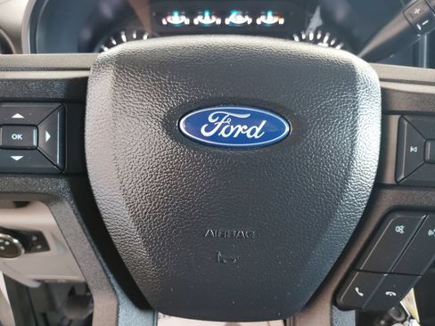 Used 2021 Ford F250 XL w/ Power Equipment Group RWD image 20