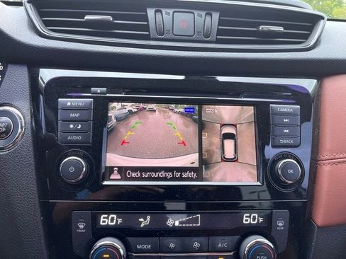 Used 2018 Nissan Rogue SL w/ Premium Package image 8