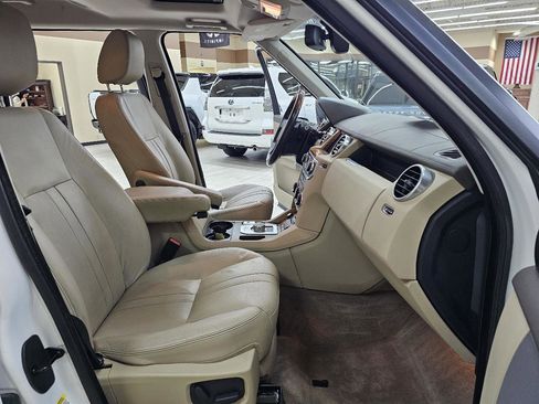 Used 2016 Land Rover LR4 HSE image 22