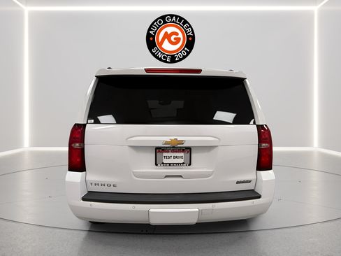 Used 2018 Chevrolet Tahoe LT w/ Luxury Package RWD image 8