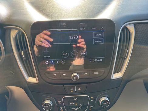 Used 2020 Chevrolet Malibu RS image 19