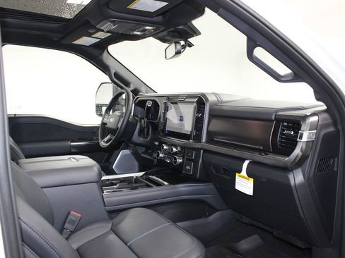 New 2026 Ford F250 Platinum AWD/4WD image 33