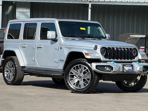 Used 2024 Jeep Wrangler High Altitude AWD/4WD image 2