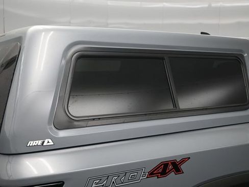Used 2025 Nissan Frontier PRO-4X AWD/4WD image 13