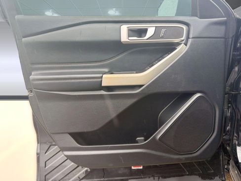 Used 2020 Ford Explorer XLT w/ Equipment Group 202A RWD image 12