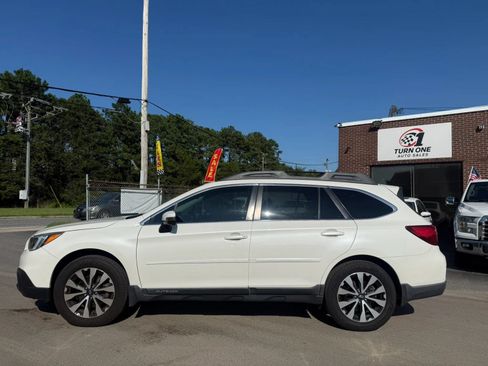 Used 2015 Subaru Outback 2.5i Limited AWD/4WD image 2