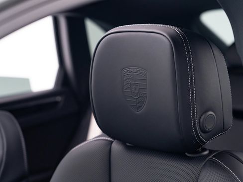 New 2026 Porsche Macan S image 21