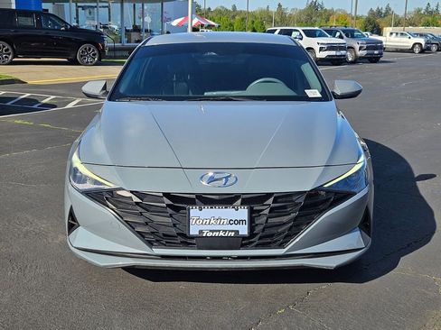 Used 2023 Hyundai Elantra SEL w/ Convenience Package FWD image 9