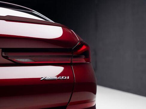 Used 2025 BMW X6 xDrive40i w/ Premium Package image 27