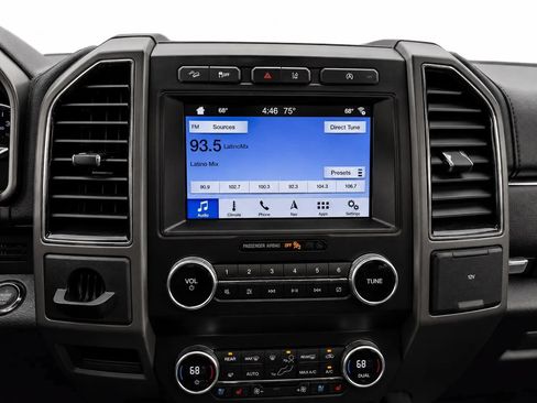 Used 2019 Ford Expedition XLT w/ Equipment Group 202A AWD/4WD image 20