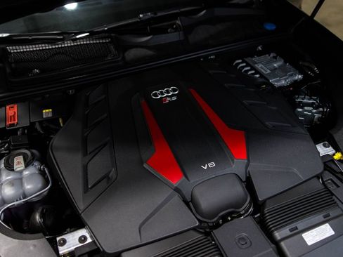 Used 2026 Audi RS Q8 performance AWD/4WD image 40