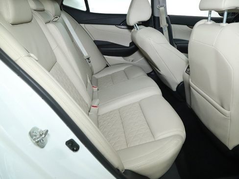 Used 2017 Nissan Maxima Platinum image 33