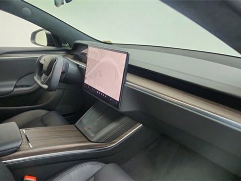 Used 2023 Tesla Model S Standard Range image 19