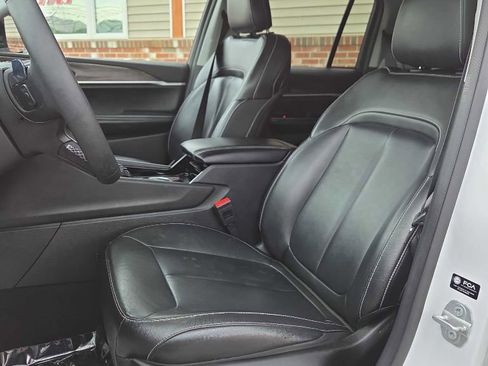 Used 2023 Jeep Grand Cherokee Limited AWD/4WD image 5