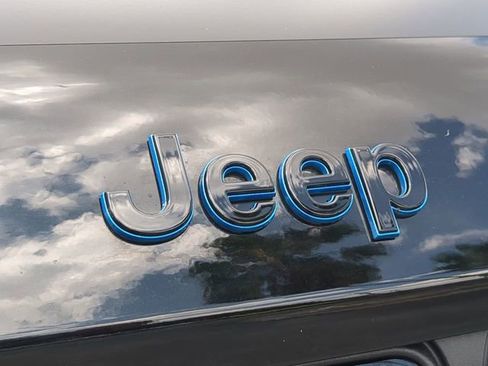 Certified 2025 Jeep Grand Cherokee Trailhawk w/ Advanced Protech Group II AWD/4WD image 13