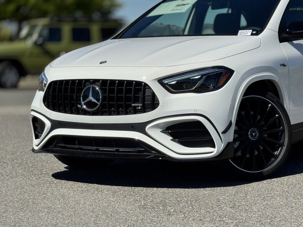 Used 2025 Mercedes-Benz GLA 35 AMG 4MATIC image 3