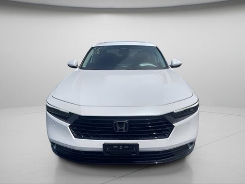 Used 2023 Honda Accord Touring image 3