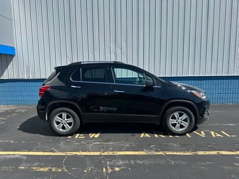 Used 2020 Chevrolet Trax LT w/ Driver Confidence Package AWD/4WD image 2