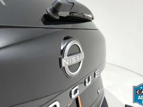Used 2023 Nissan Rogue SL w/ SL Premium Package FWD image 16