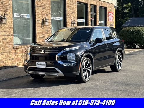 Used 2022 Mitsubishi Outlander SE AWD/4WD image 1