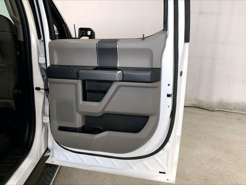 Used 2016 Ford F150 XLT image 23