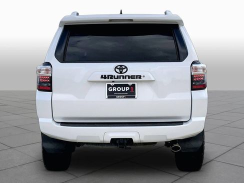 Used 2018 Toyota 4Runner SR5 Premium AWD/4WD image 4