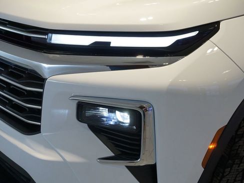 New 2026 Chevrolet Traverse LT w/ Driver Confidence Package AWD/4WD image 29