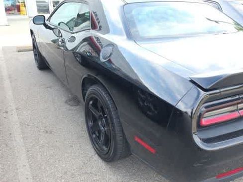 Used 2019 Dodge Challenger SXT RWD image 7