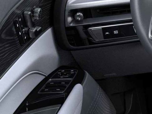 New 2026 Cadillac Lyriq Sport image 22