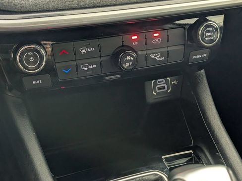 Certified 2023 Jeep Compass Latitude AWD/4WD image 22