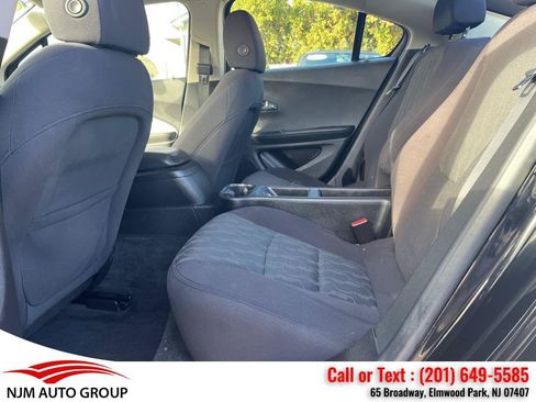 Used 2014 Chevrolet Volt w/ Enhanced Safety Package 2 FWD image 33