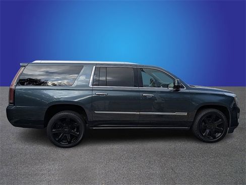 Used 2020 Cadillac Escalade ESV Premium Luxury image 6