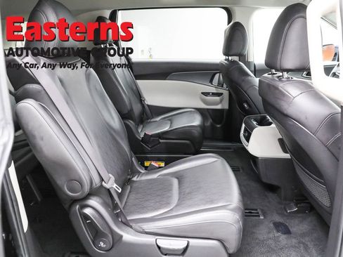 Used 2024 Kia Carnival LX image 25