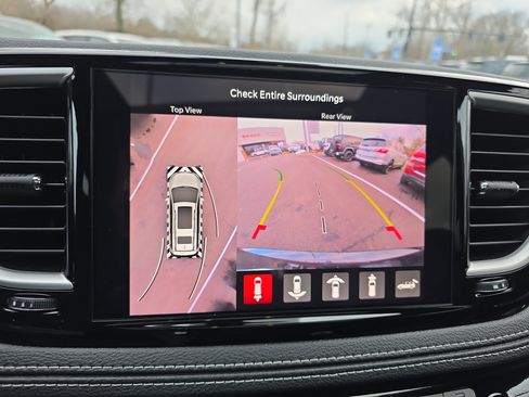 New 2026 Chrysler Pacifica Select w/ S Appearance Package FWD image 33